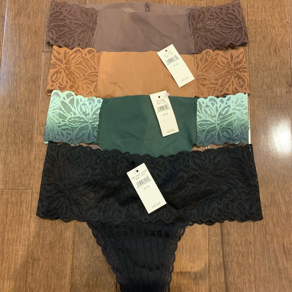 🆕 4 Pack Aerie thongs
